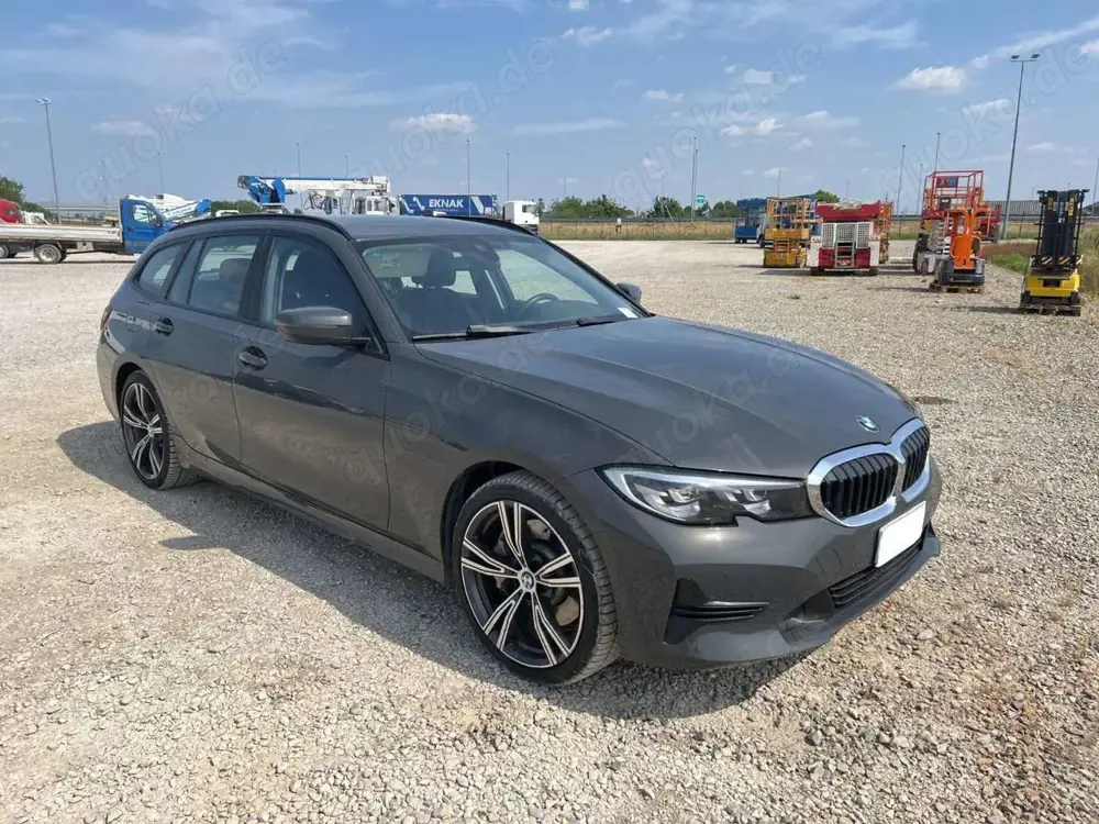 BMW 330 330d Touring xDrive Aut. Edition Luxury Line Purit