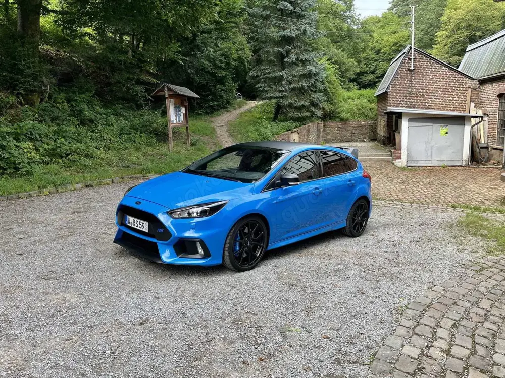 Ford Focus RS Blue Black