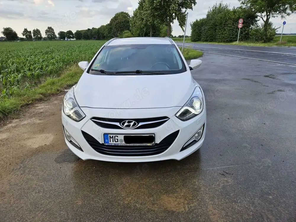 Hyundai i40 i40cw 1.6 Silver Edition UNFALLFREI