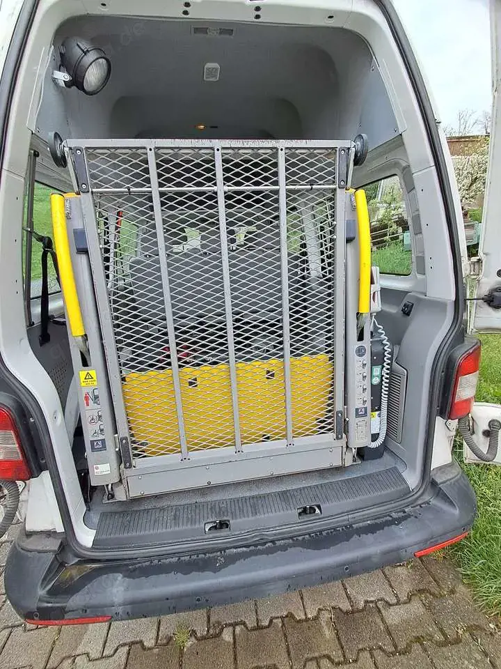 Volkswagen T5 Kombi Ambulance Mobil