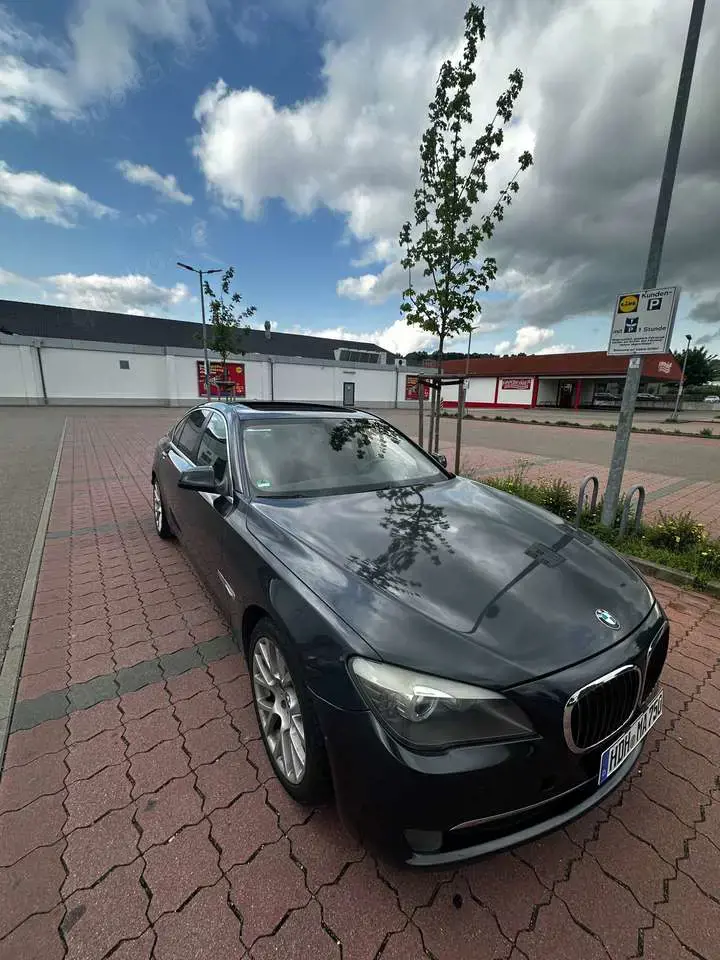 BMW 750 750i