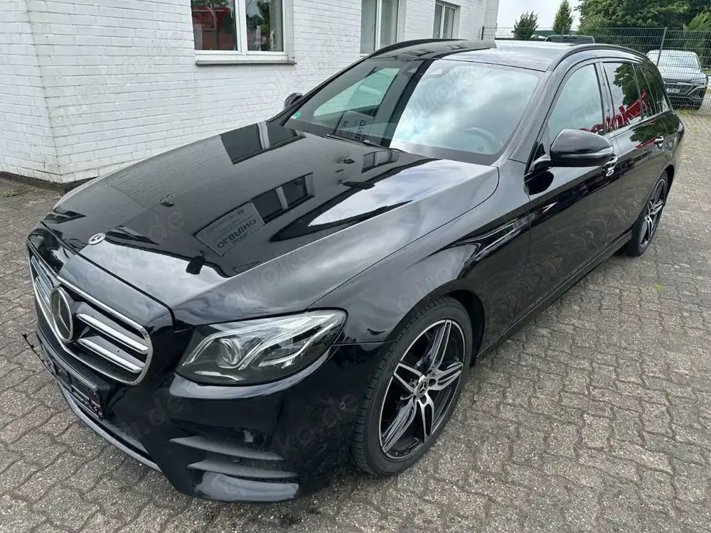 Mercedes-Benz E 220 d T AMG Line Night Distronic HeadUp Kamera