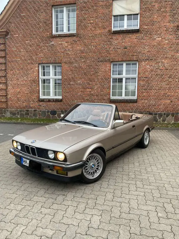 BMW 320 E30 Cabriolet Kaschmirbeige Oldtimer TÜV NEU