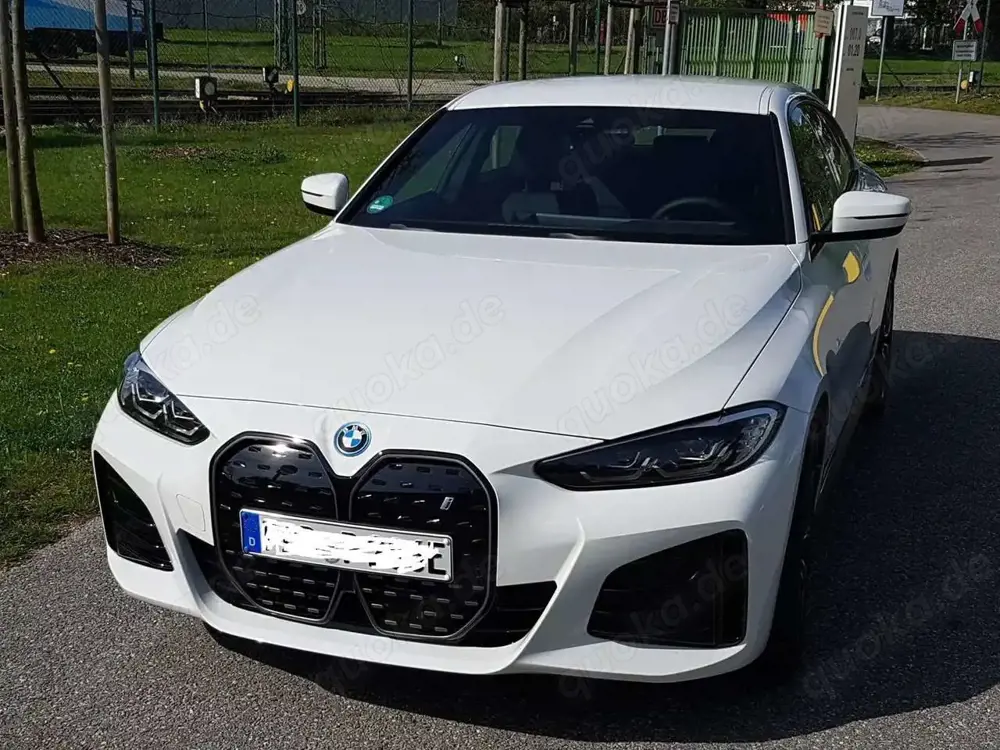 BMW i4 eDrive40 M Sport v. WA, ACC, AHK schwenkbar, Headup Display, Betriebssyst. OS8.5, Standheiz.,