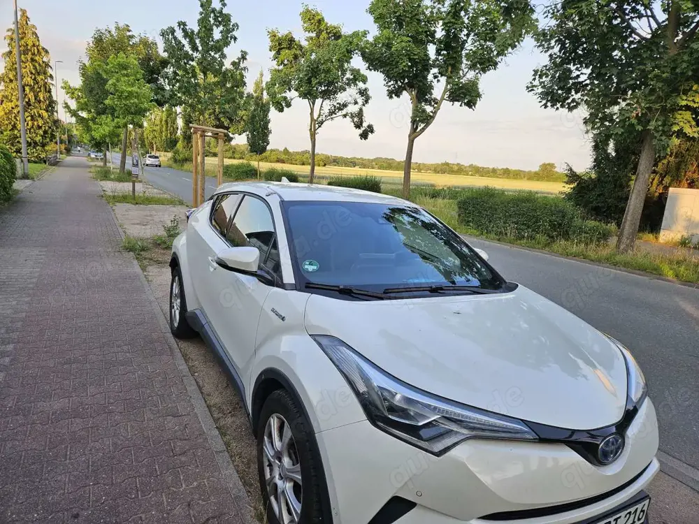 Toyota C-HR Hybrid Lounge mit Tüv 2026