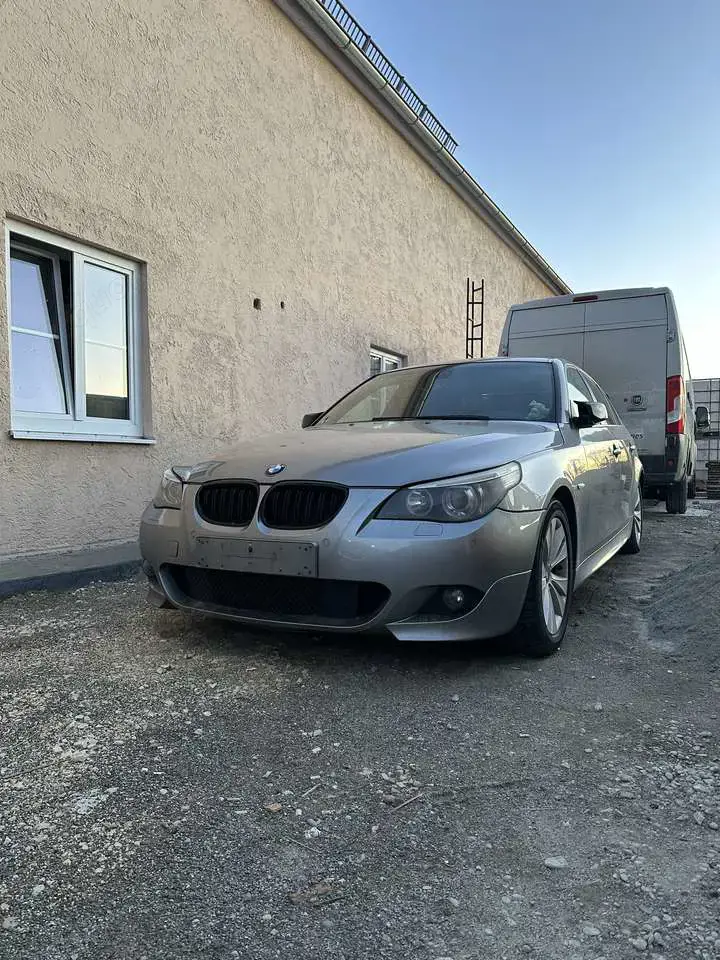 BMW 530 BMW E60 530 M-Paket