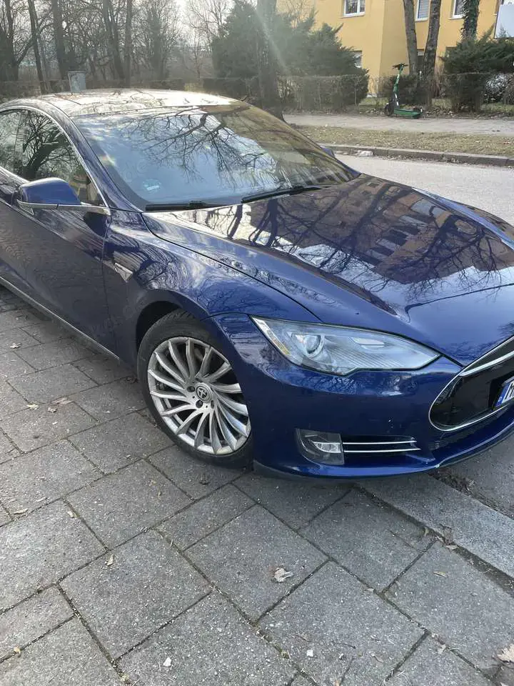 Tesla Model S 70