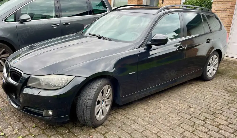 BMW 320 320i Touring Aut./Panorama/Temp./Regens./SHZ/Navi