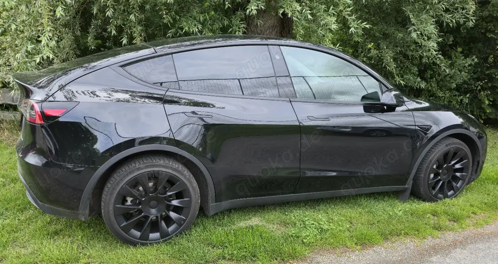 Leasingübernahme TESLA Model Y Long Range 516PS 35.500km frei ohne Anzahlung