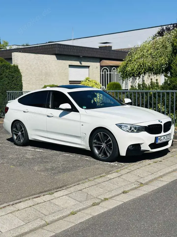 BMW 330 330d Scheckheft gepflegt Service Neu