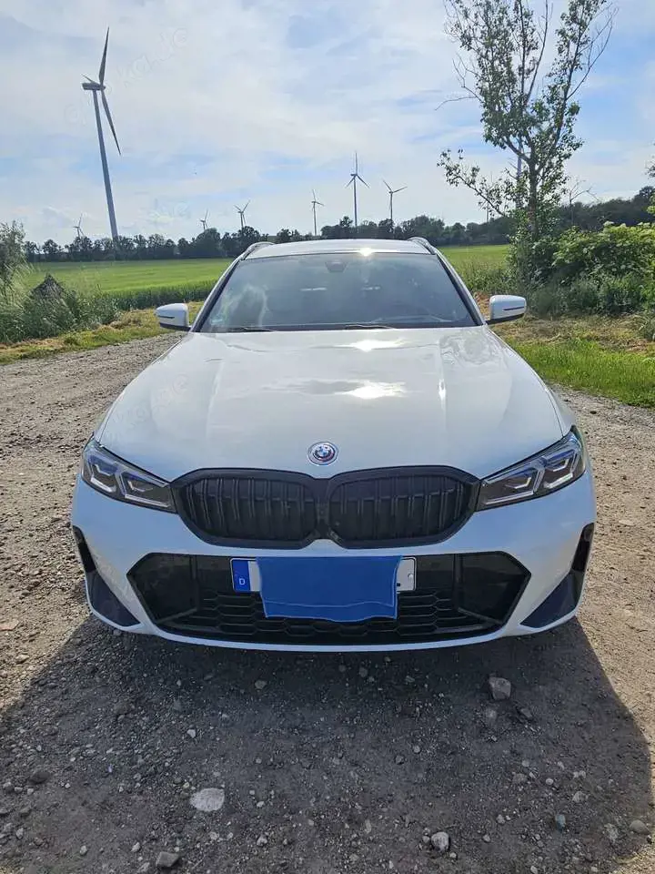 BMW 330 330 e Touring/ M Paket /1 Hand/360°Kamera