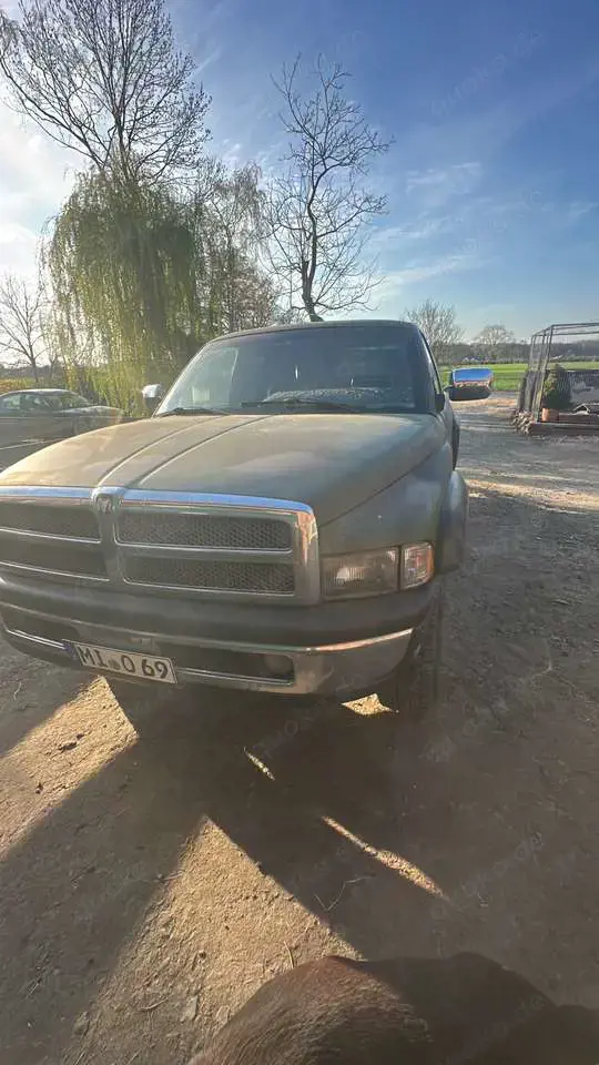 RAM 1500 reserviert bis Dienstag 16 Uhr