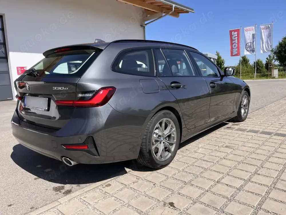 BMW 330 330e Touring xDrive Aut. | BMW-Garantie