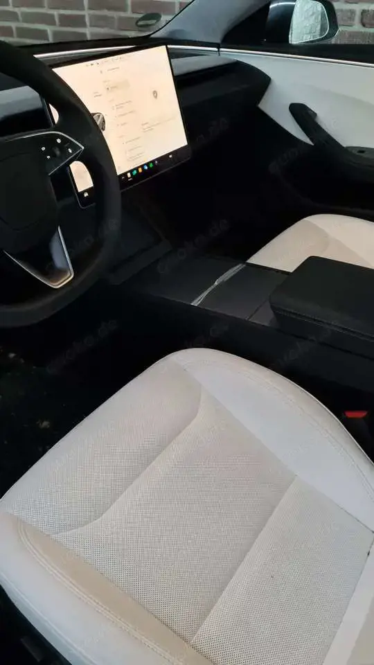 Tesla Model 3 Highland