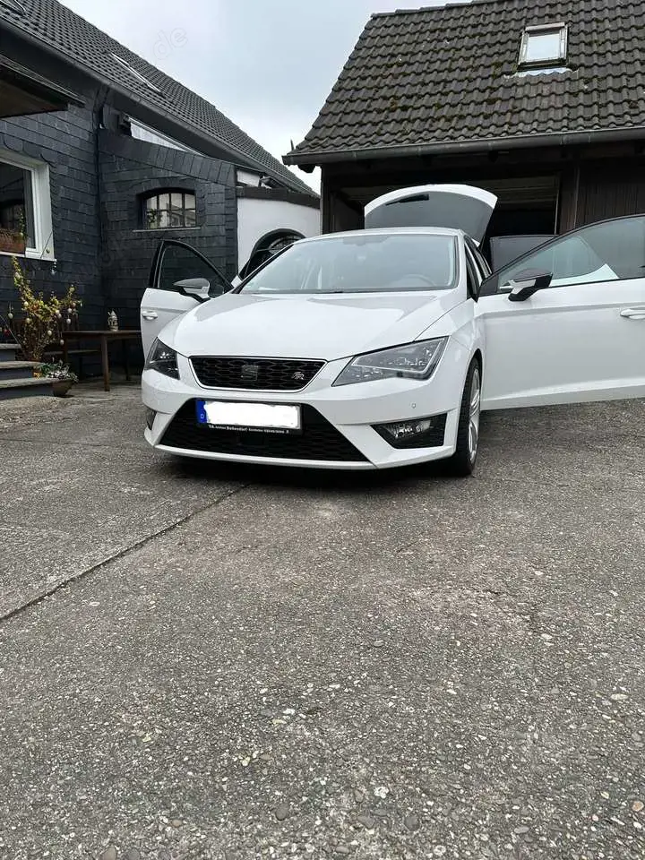 SEAT Leon 1.4 TSI FR, Unfallfrei, 8-fach bereift