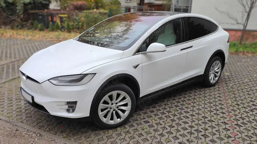 Tesla Model X Model X Signature P90D Allradantrieb