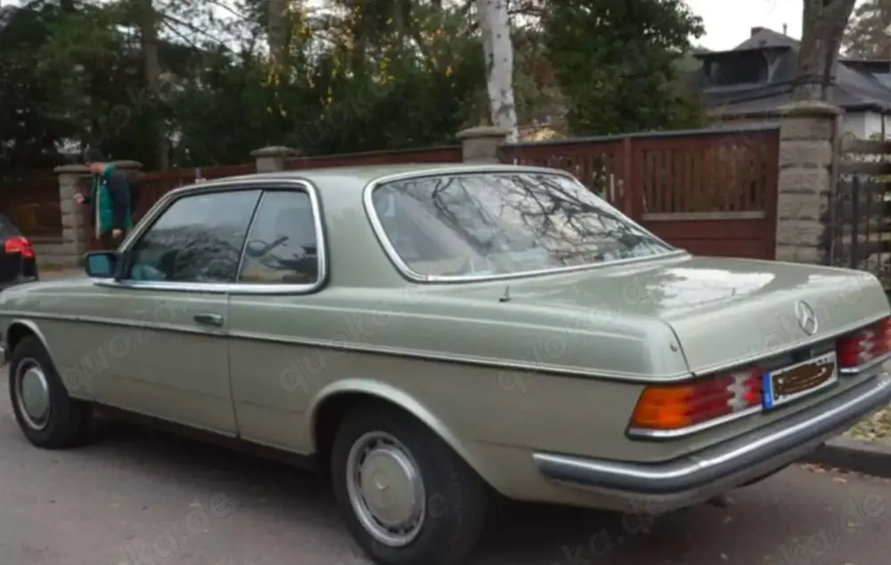 Mercedes-Benz 230 W123
