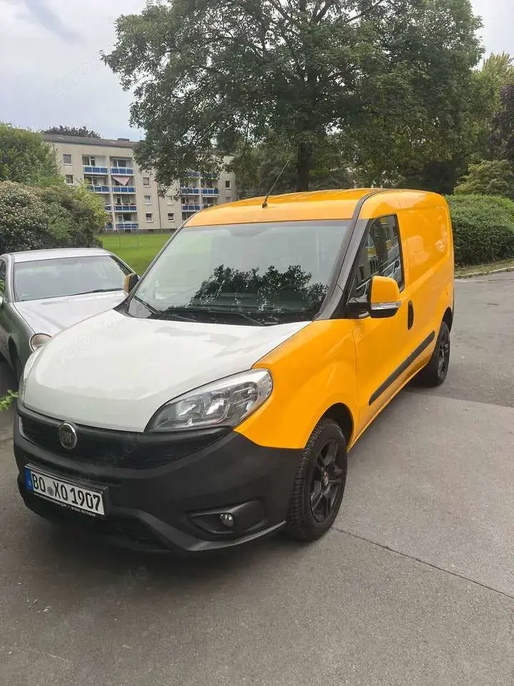 Fiat Doblo sehr gepflegt in gelber Folie