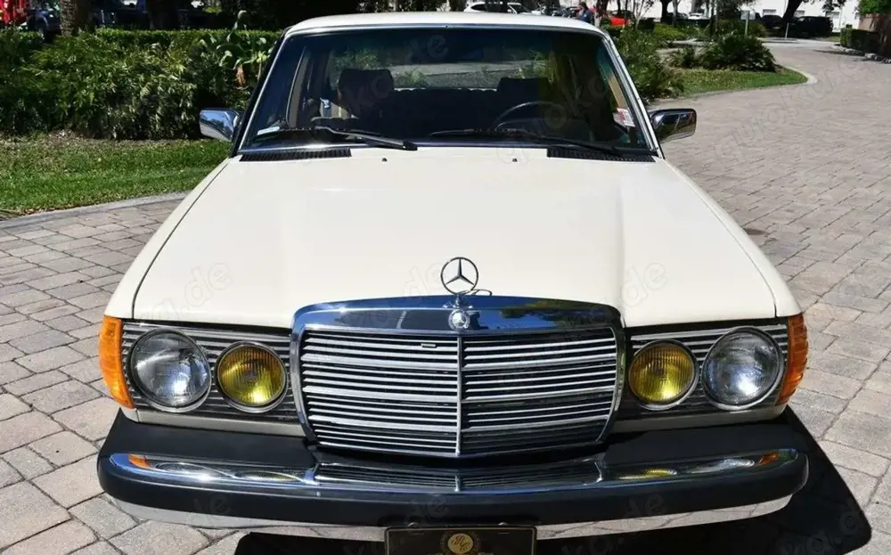 Mercedes-Benz 240 240 D