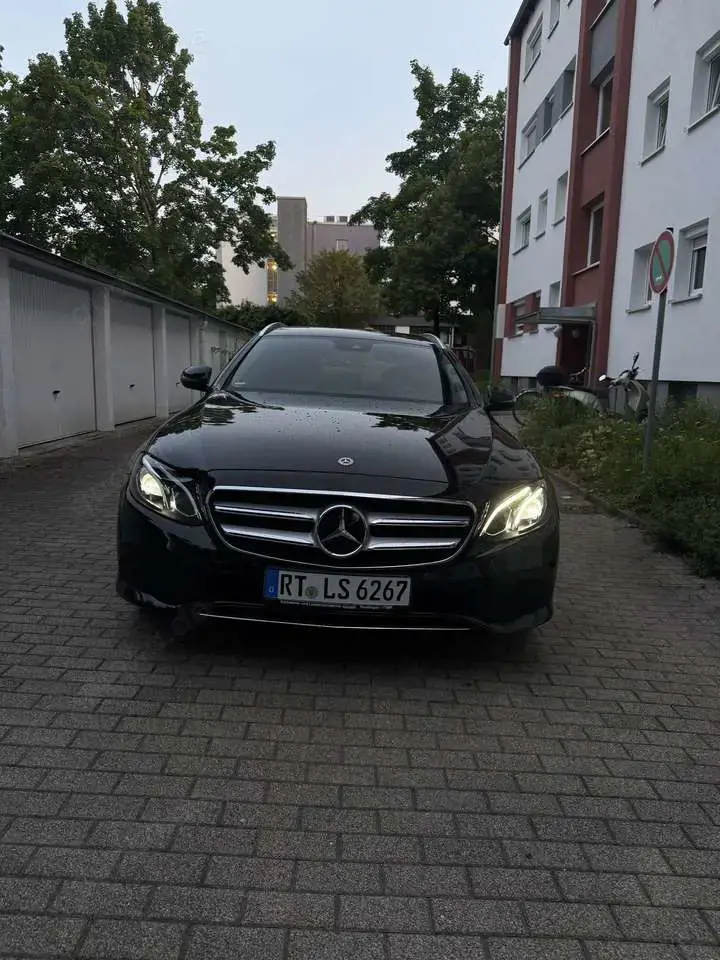 Mercedes-Benz E 220 d T 9G-TRONIC Avantgarde