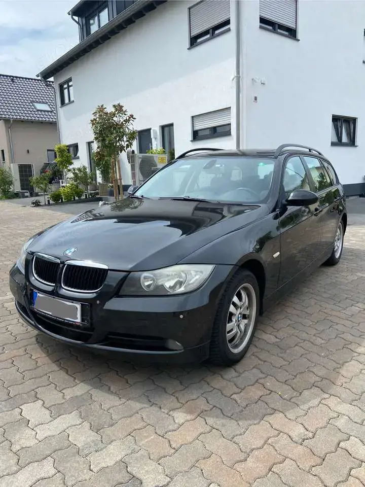 BMW 320 320i, Touring,Navi,Leder,Automatik