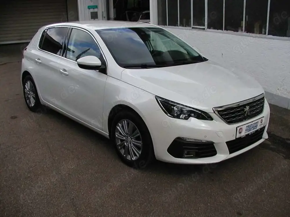 Peugeot 308 1.2 Pure Tech 130 Allure Pack AHK