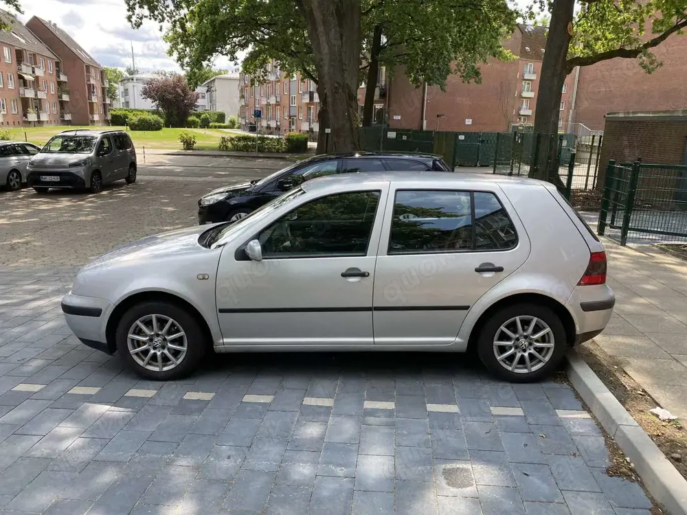 Volkswagen Golf Golf 1.6 SR. Tüv bis ende 2026.