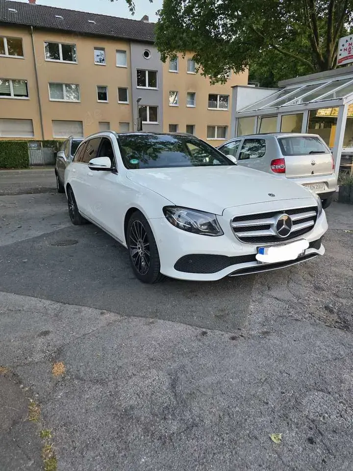 Mercedes-Benz E 350 d T 9G-TRONIC Exclusive