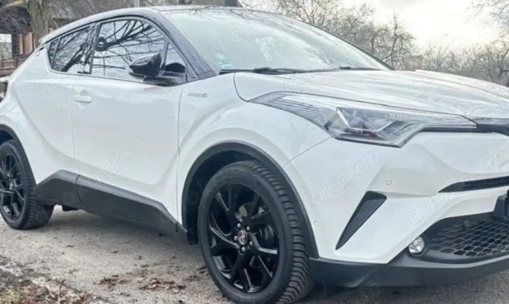 Toyota C-HR Hybrid Style Selection