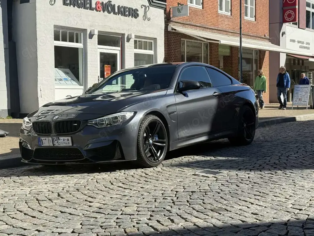 BMW M4 Coupe DKG