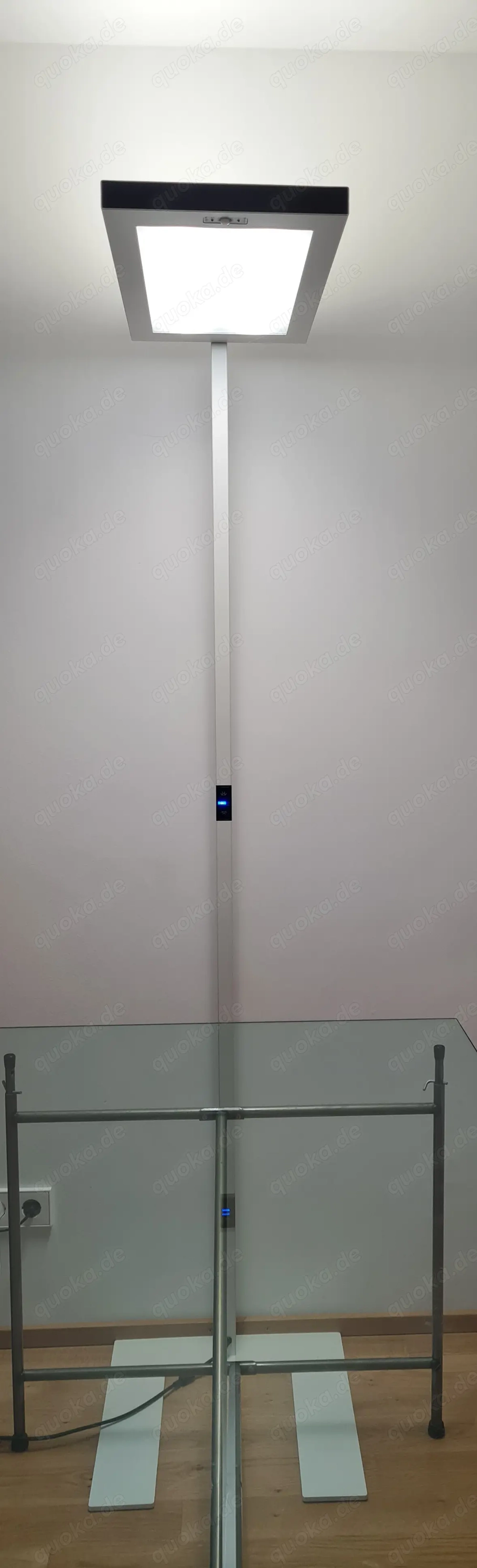 Lavigo LED Stehleuchte, Waldmann, konzentrationsförderndes Licht