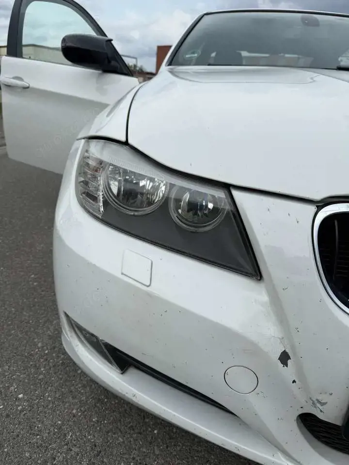 BMW 323 323i