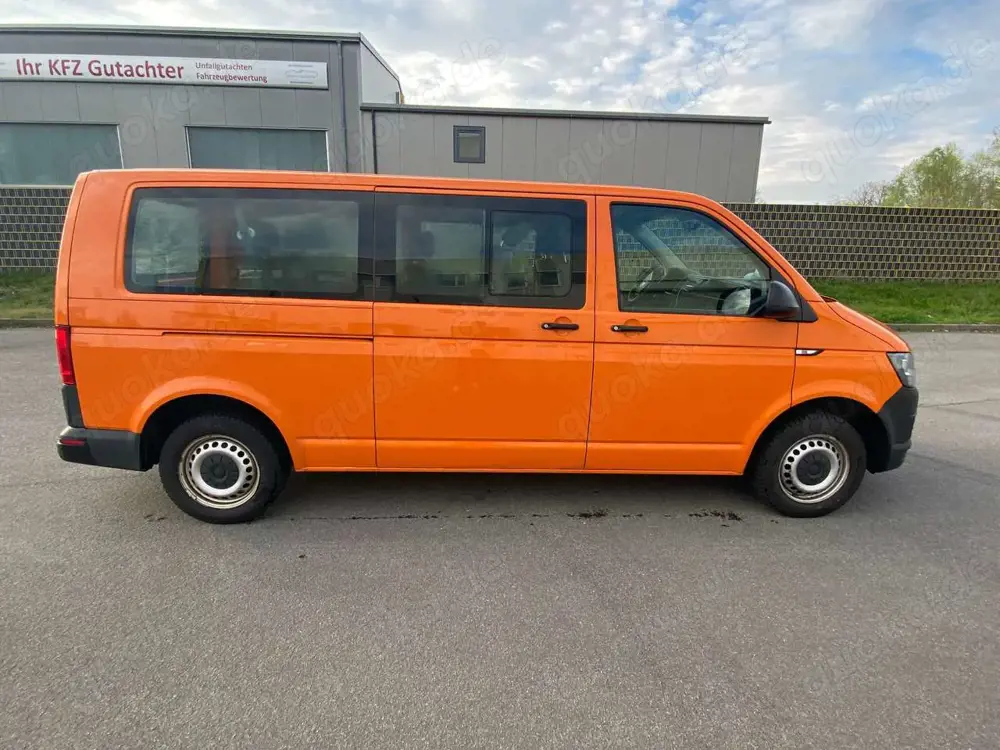 Volkswagen T6 Kombi 9-sitzer
