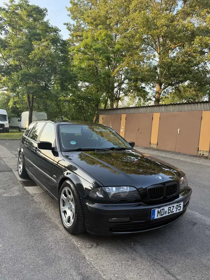 BMW 320 320i touring