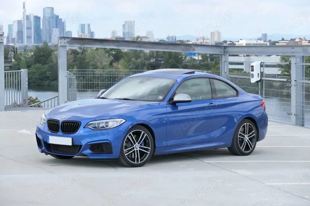 BMW 235 M235i Coupe BI-XENON*AUT*HK*SHZ*NAVI*ALCANTARA