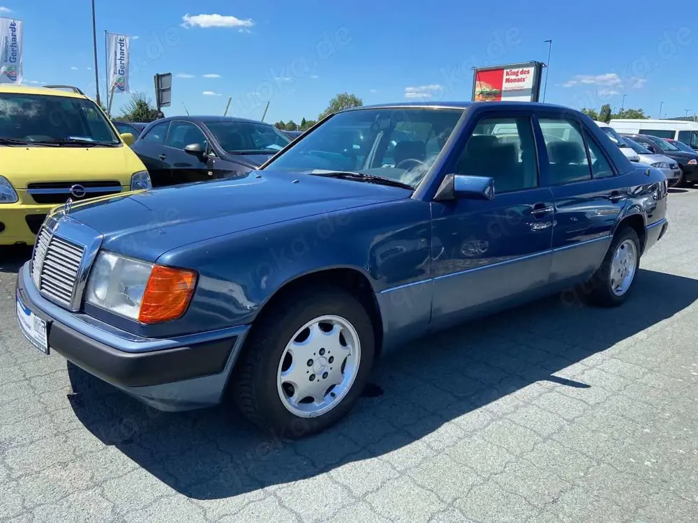 Mercedes-Benz 230 E  H-ZULASSUNG/ SCHIEBEDACH/ AHK