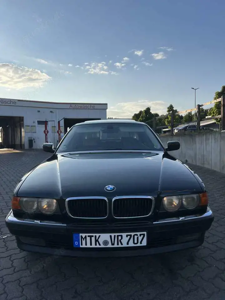 BMW 728 728iL