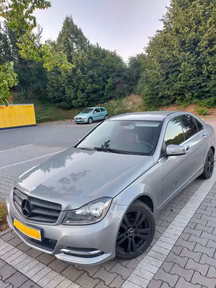 Mercedes-Benz C 220
