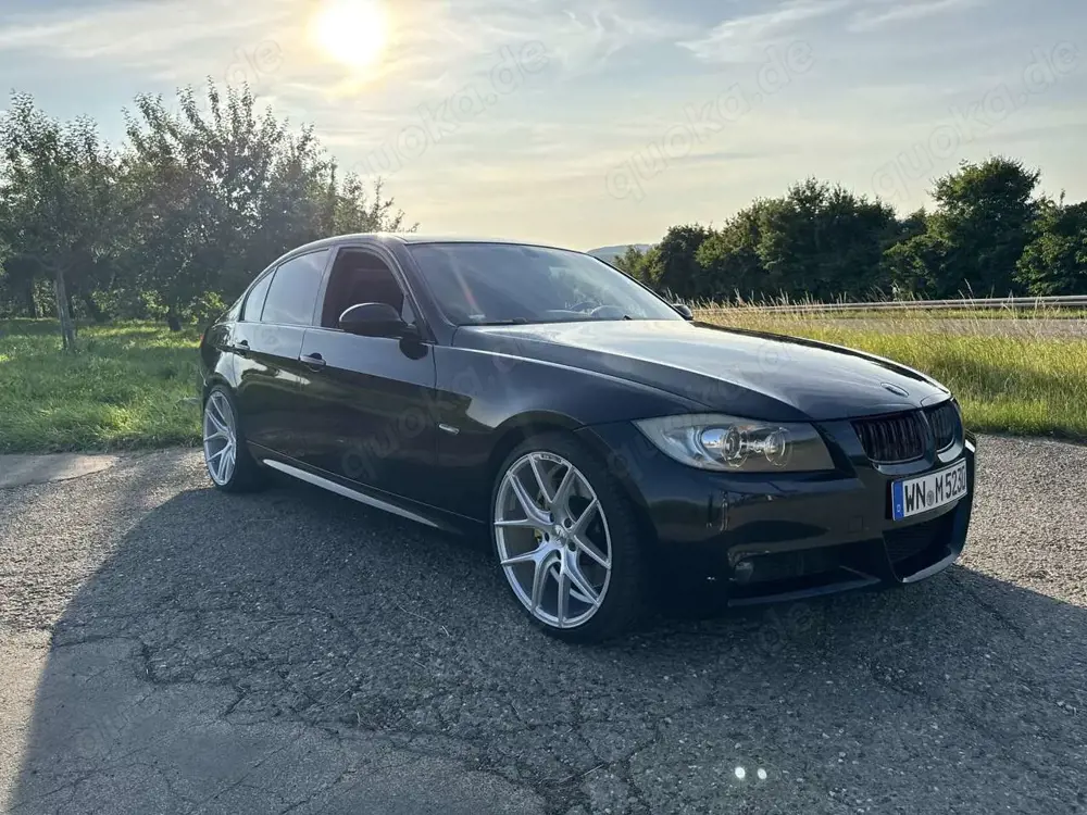 BMW 330 BMW*330i*M-Auspuff*M-Ansaugung*Schalter*Carplay