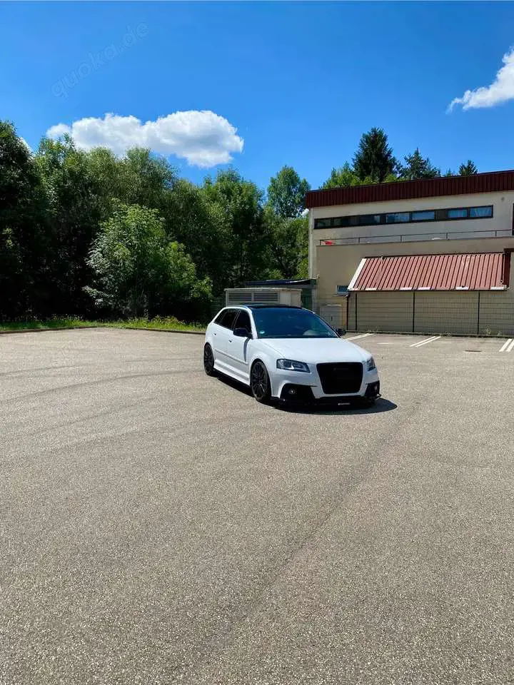 Audi S3 Sportback S tronic - LED Alcantara-Carbon Lenkrad