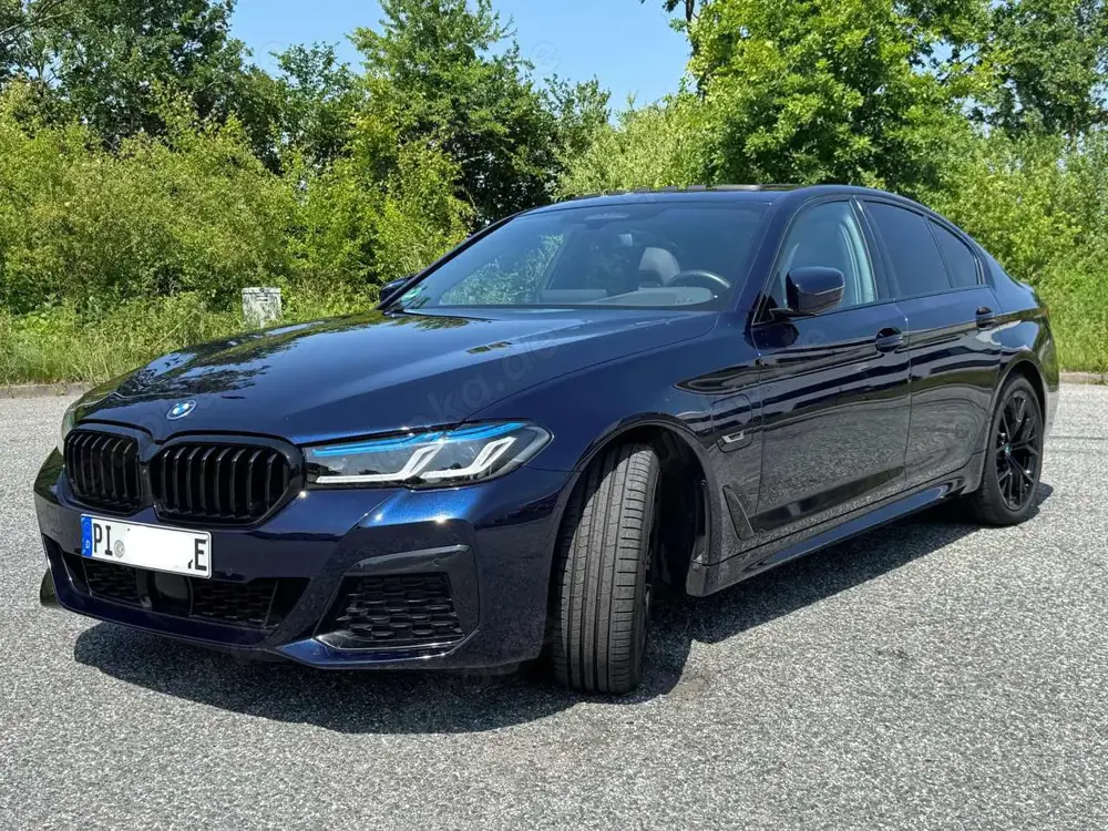 BMW 545 545e TANSANITBLAU Plug-In-Hybrid xDrive MSport