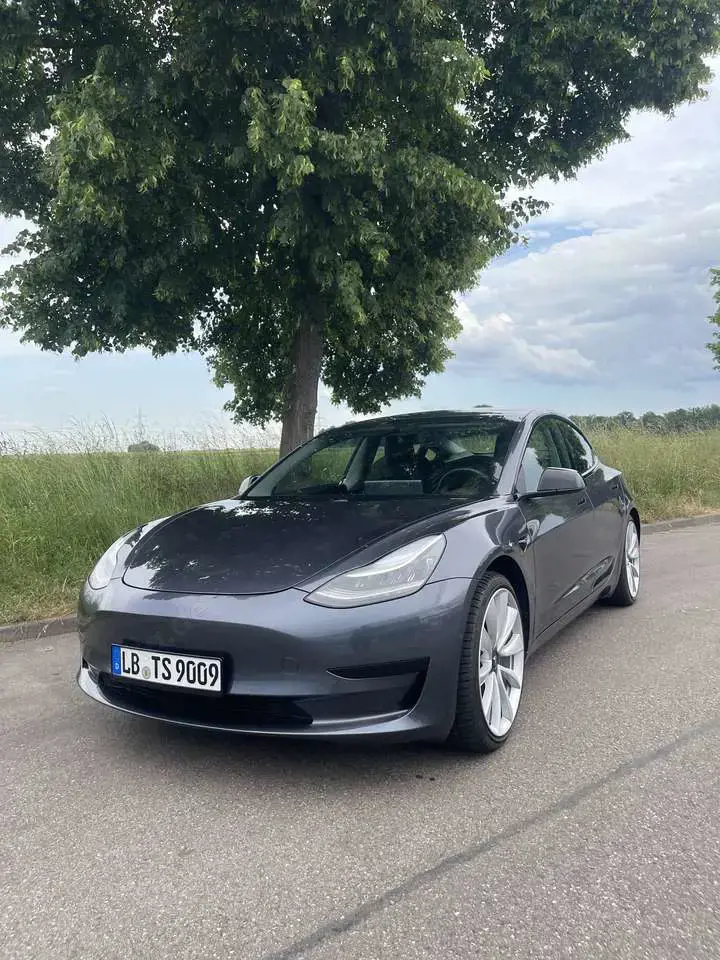Tesla Model 3 Standard Reichweite Plus Hinterradantrieb