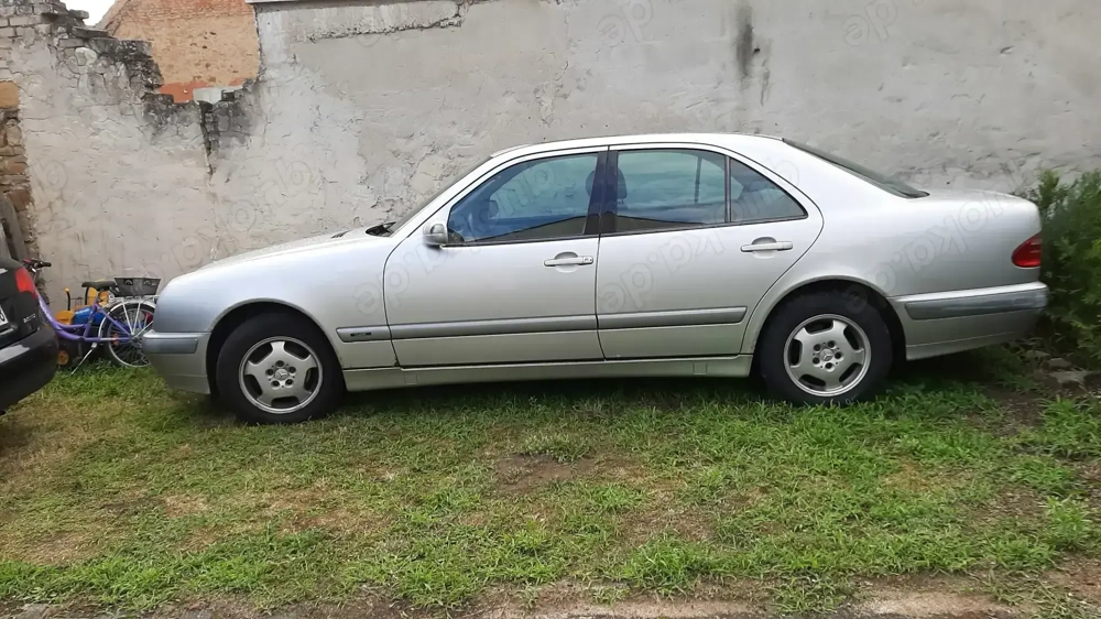 Verkaufe mein Mercedes Benz E 220 CD EZ  03. 2000