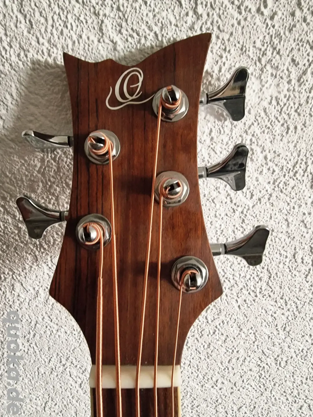 Ortega 5-Saiter Akustikbass
