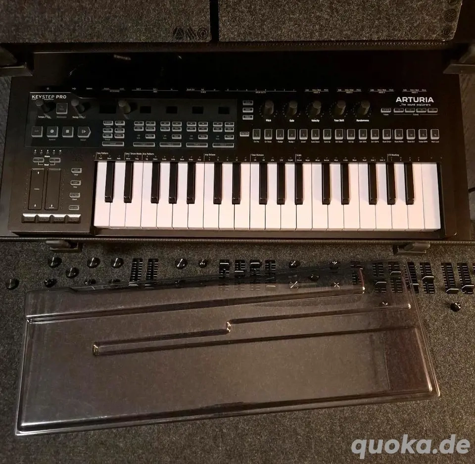 Arturia Keystep Pro Chroma + Decksaver Midi Keyboard Sequenzer
