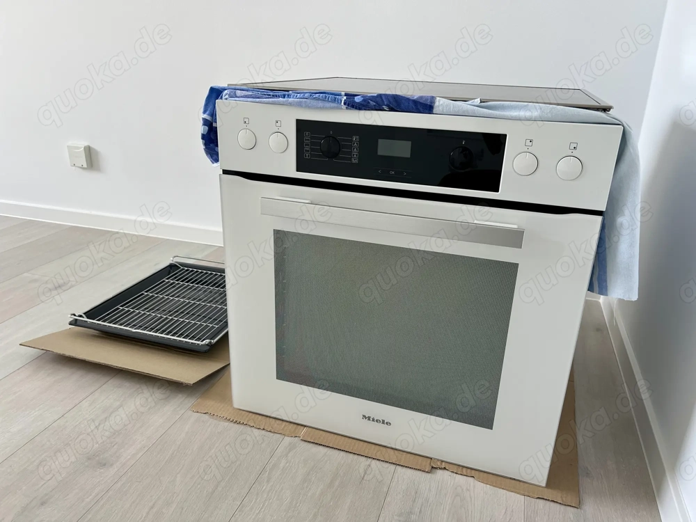 Miele-Glaskeramik-Kochfeld und -Einbau-Herd mit FlexiClips, A+