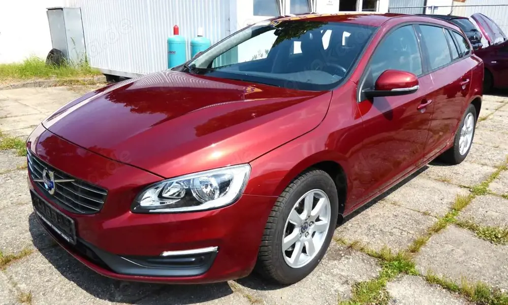 Volvo V60 Kombi Kinetic Alu,Klimaaut.,PDC,Eu5