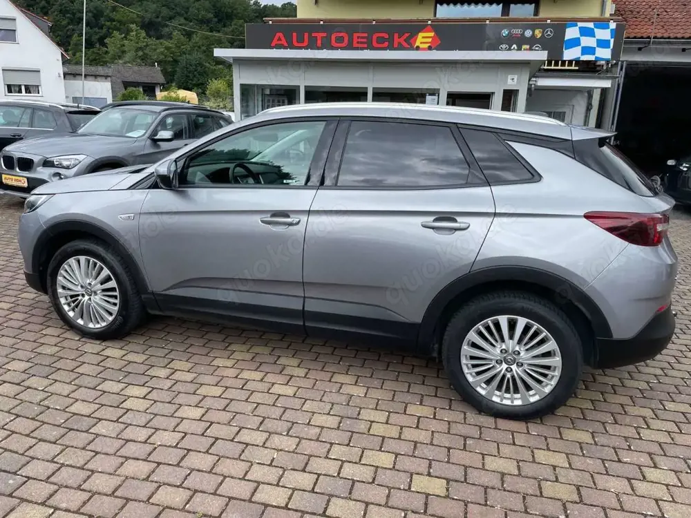 Opel Grandland X 1,2T  IntelliLink,AHK,Zahnriemen Neu