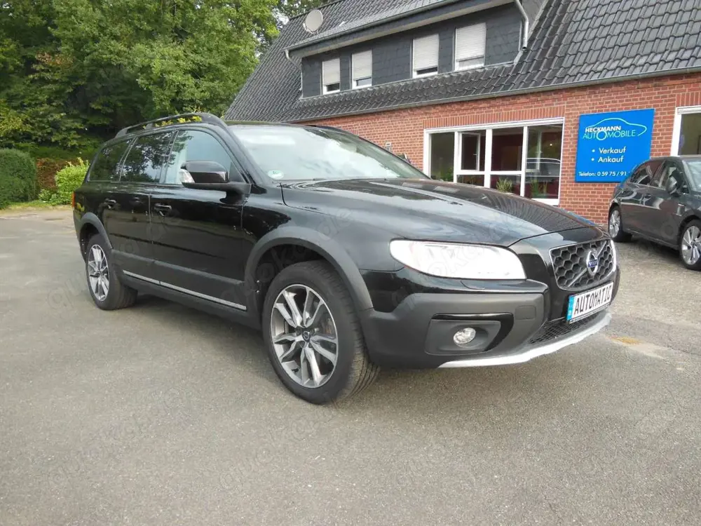 Volvo XC70 Momentum D4 AUTOMATIK/AHK/LEDER/NAV/XEN/18"