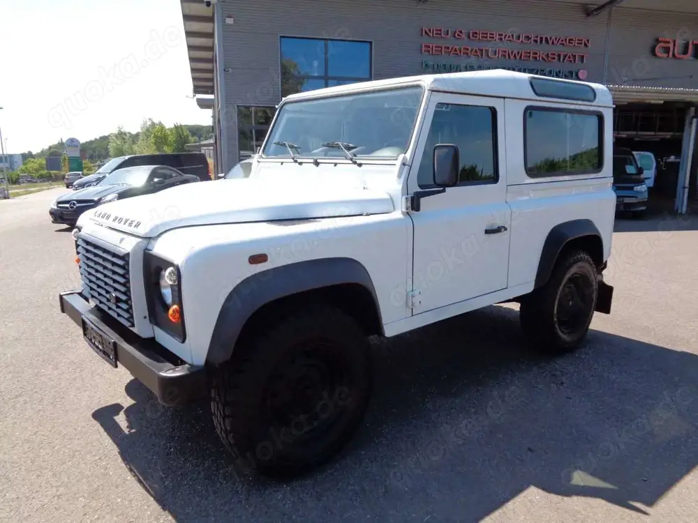 Land Rover Defender 90  Station Wagon